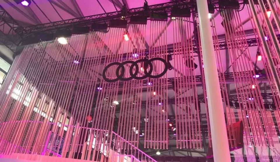 PS-25 灯条屏 Audi 上海CES 展